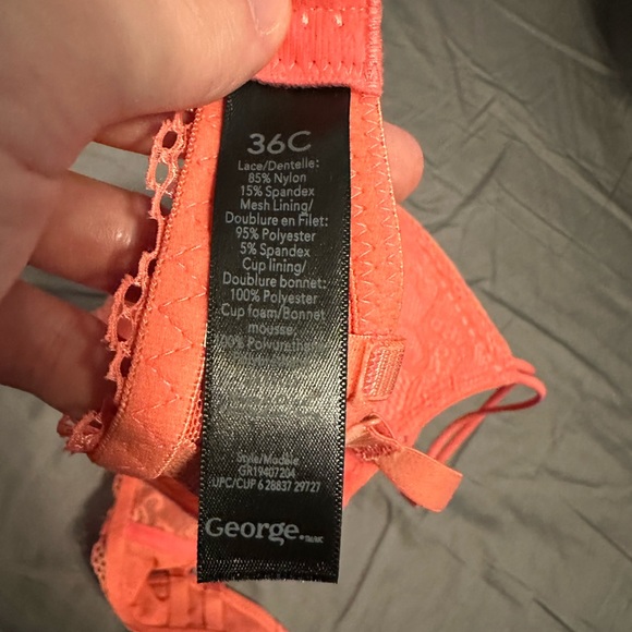 Brassière George - Picture 3 of 3